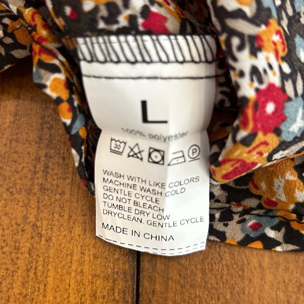 Floral Multicolor Quarter Sleeve Smocked Top - Picture 5 of 8